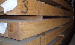 138 VIGAS EN PINO Y ABETO LAMINADO